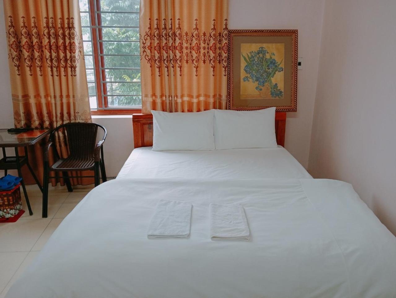 Hien Thuc Hotel Нин Бин Екстериор снимка