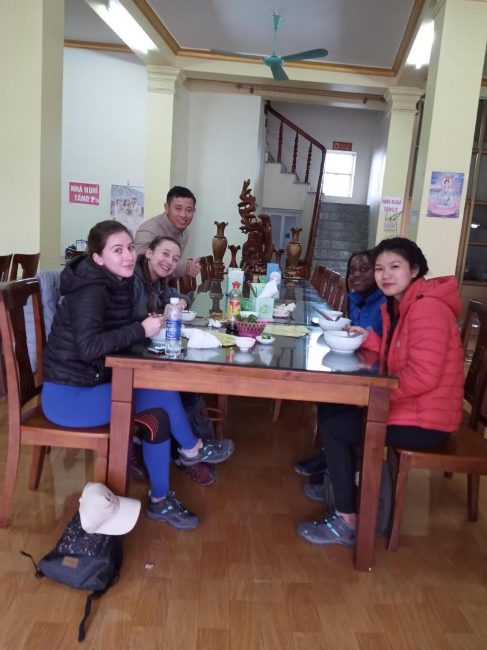 Hien Thuc Hotel Нин Бин Екстериор снимка